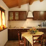 빌라 Timeless In With Garden And Swimming Pool
