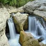 빌라 Timeless In With Garden And Swimming Pool 카글리