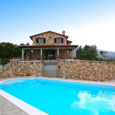 Villa Timeless In With Garden And Swimming Pool